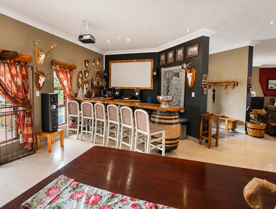 To Let 7 Bedroom Property for Rent in Humansdorp Eastern Cape